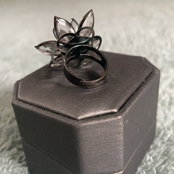 Women’s ring - Picture 3 of 4